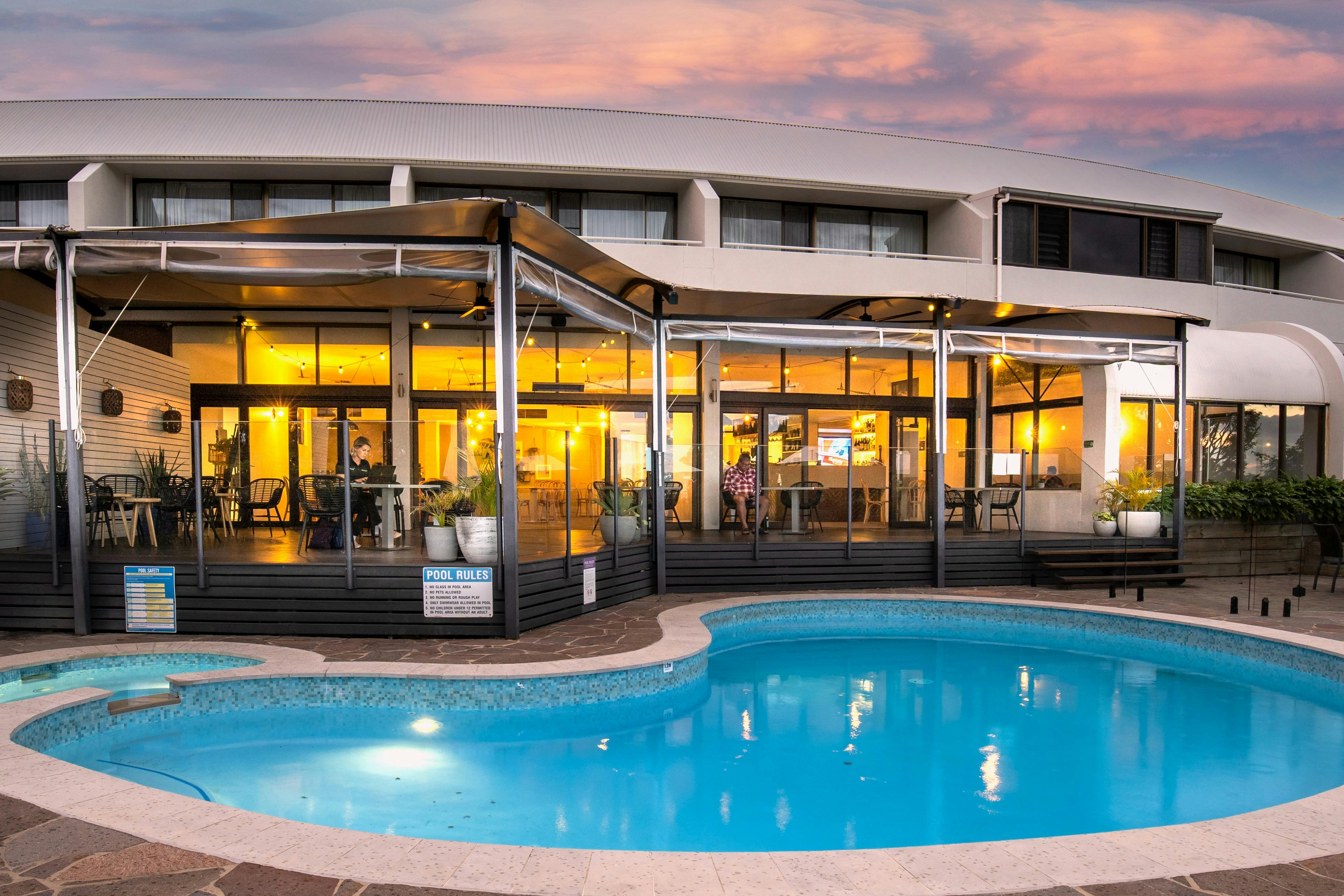 Mercure Hotel Charlestown pool, Lake Macquarie resort, Newcastle accommodation