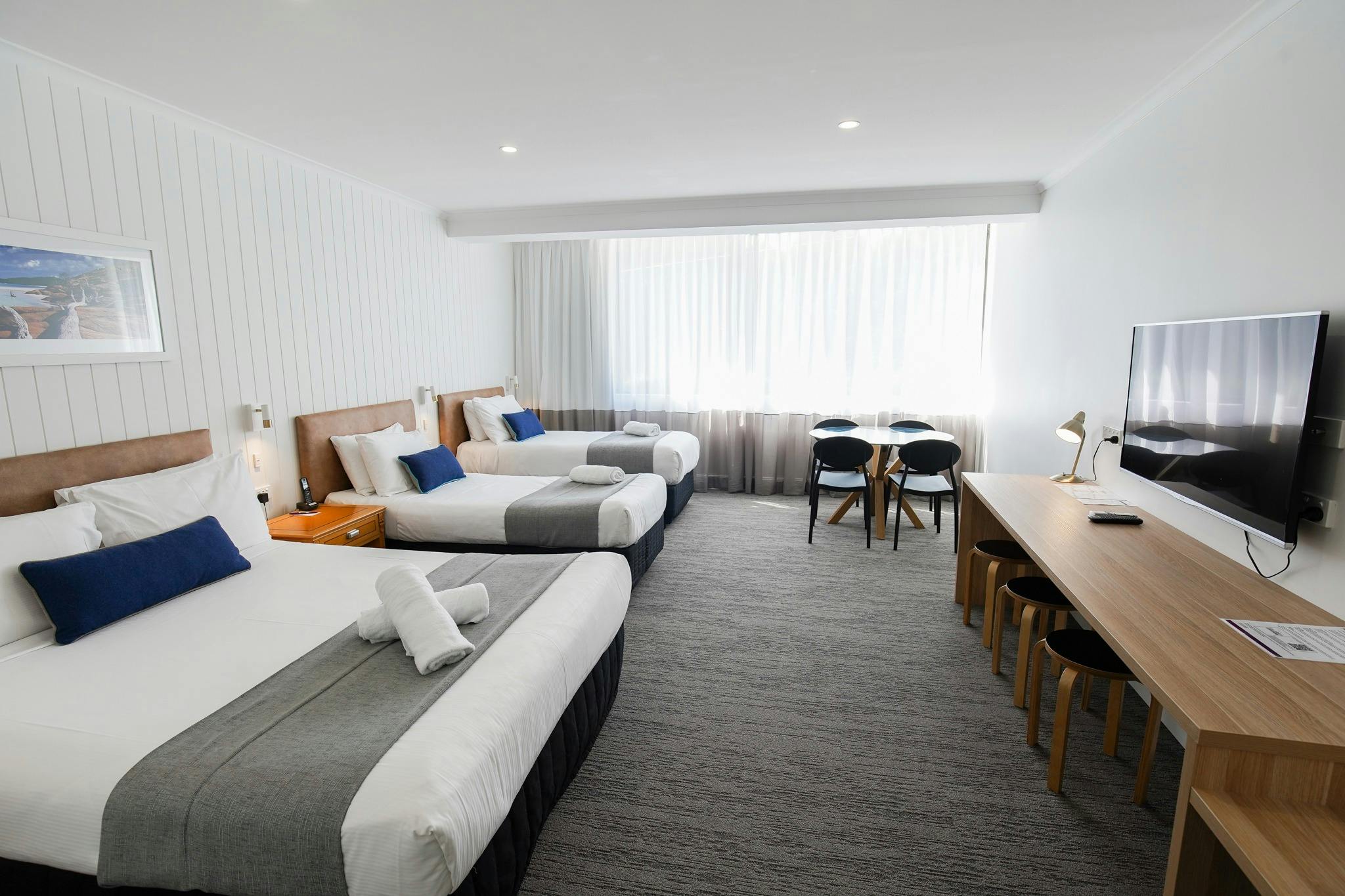 Mercure Hotel Charlestown, family room accommodation, Lake Macquarie