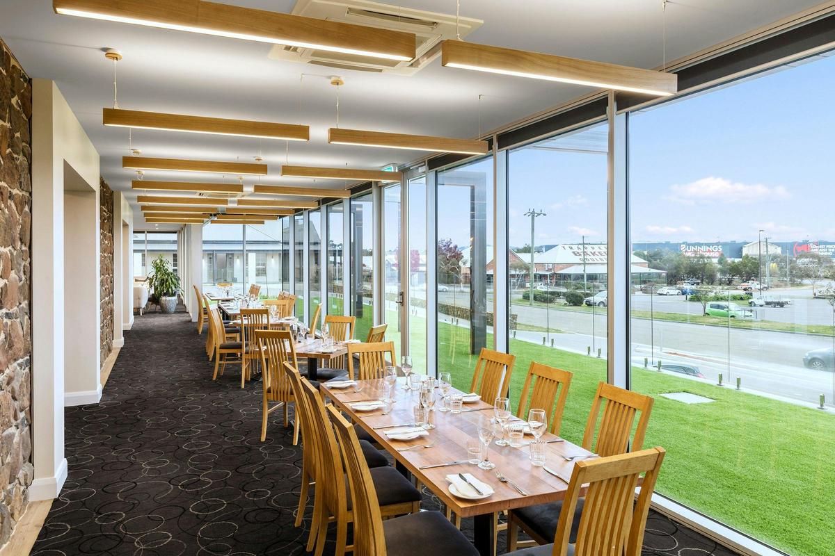 The Edge Restaurant and Bar