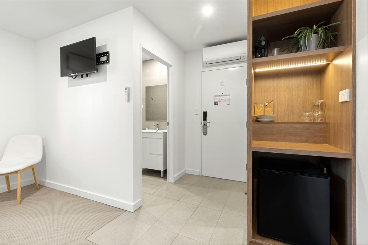 Modern Queen Studio