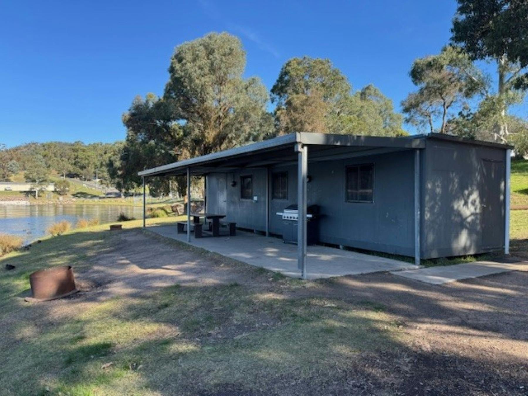 Waterfront Ski Lodge Cabin at Lake Lyell Recreation Park