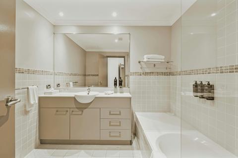 mercure kooindah waters resort bathroom facilties for one bedroom apartment