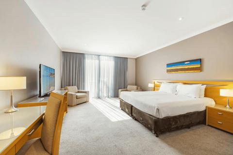 Mercure kooindah waters resort 1 standard king room