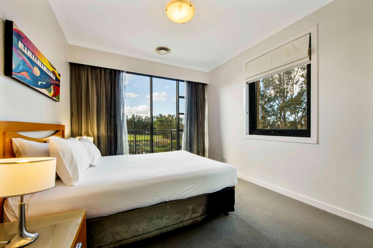 mercure kooindah waters resort 3 bedroom apartment room image