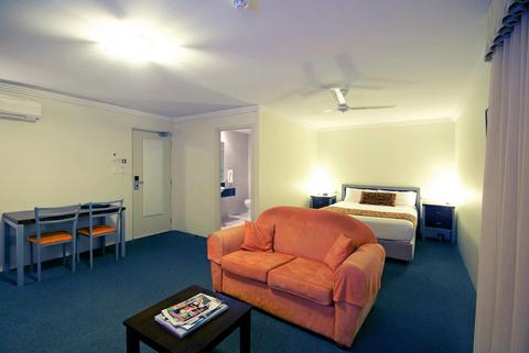 Family room without kitchenette