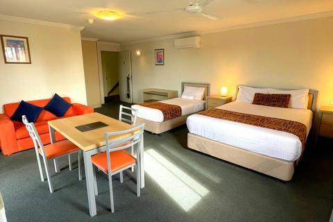 Our Executive Twin Room  has  a Queen  bed a Single bed. Ensuite