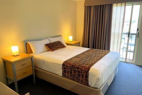Our Executive Apartments has  a Queen bed and a Single bed. Ensuite and Kitchenette