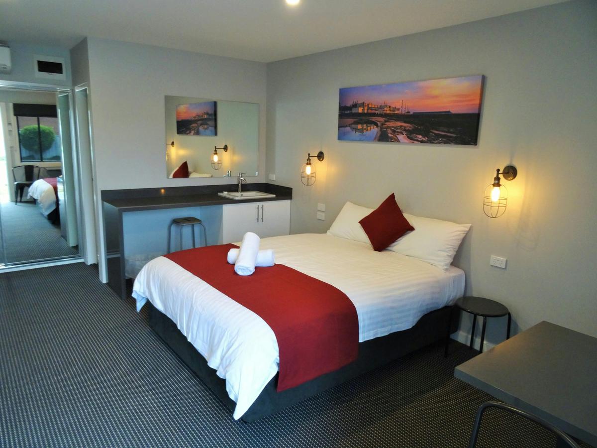 Deluxe Queen Room