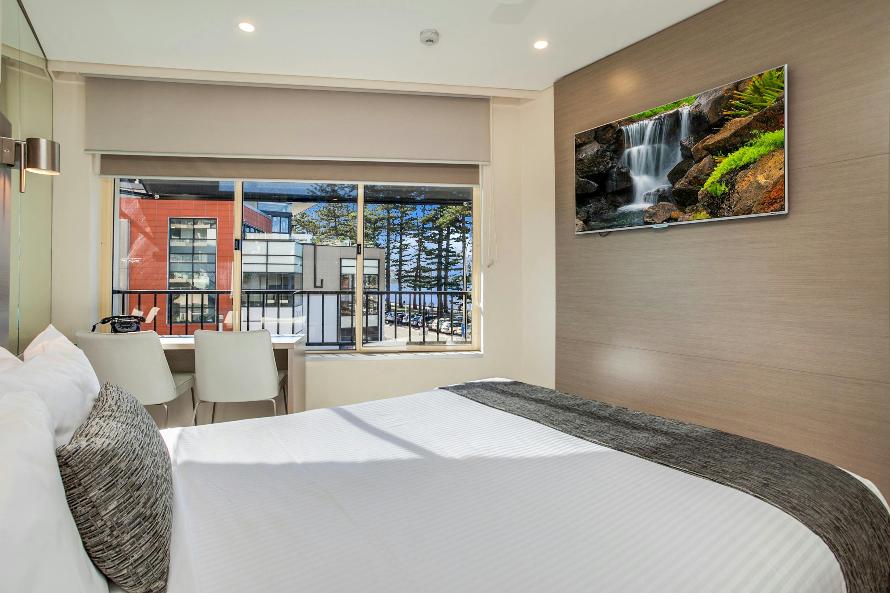 Queen Beachview Room