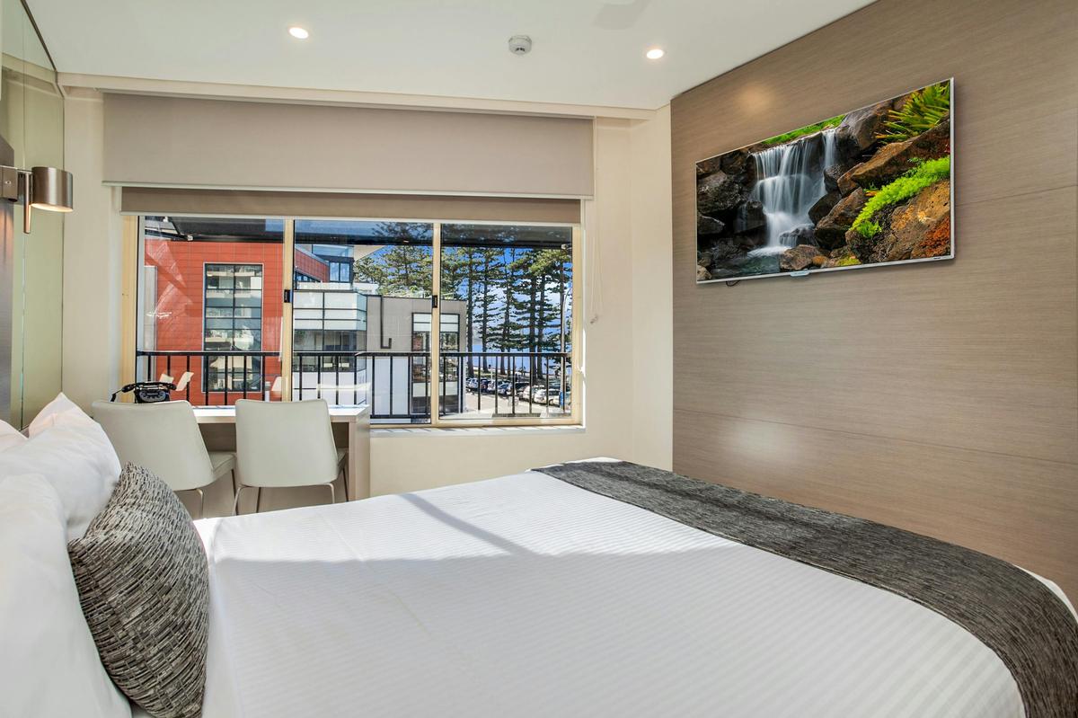 Beachview Queen Room