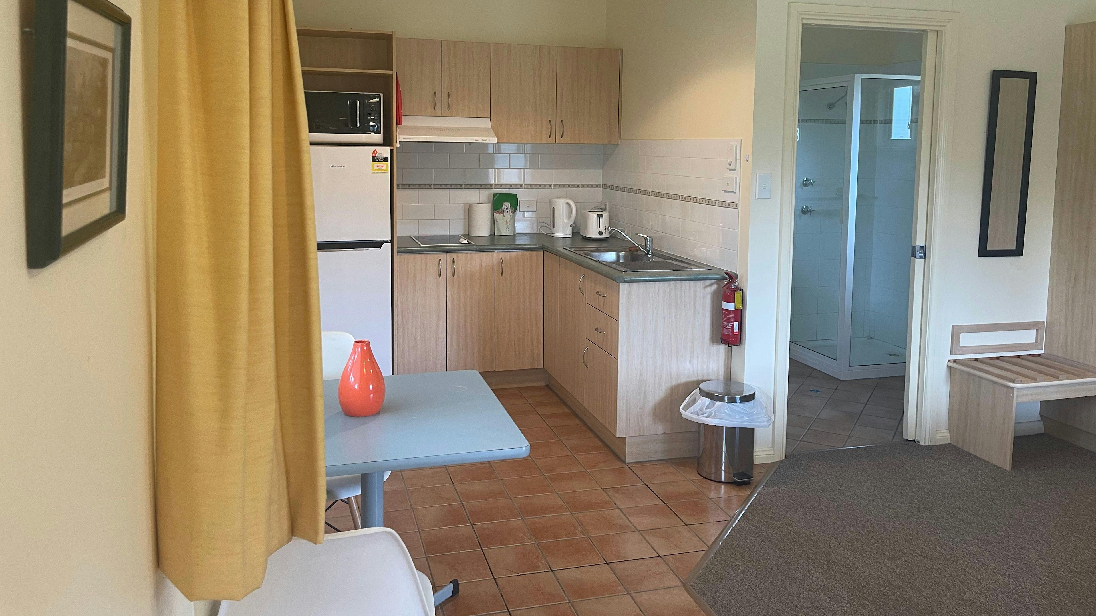 Lake Bathurst Accommodation 1243