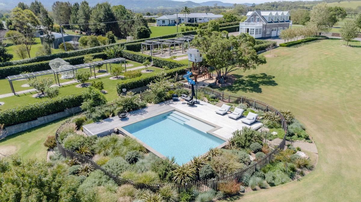 Linnaeus Farm Berry NSW - Pool and Grounds