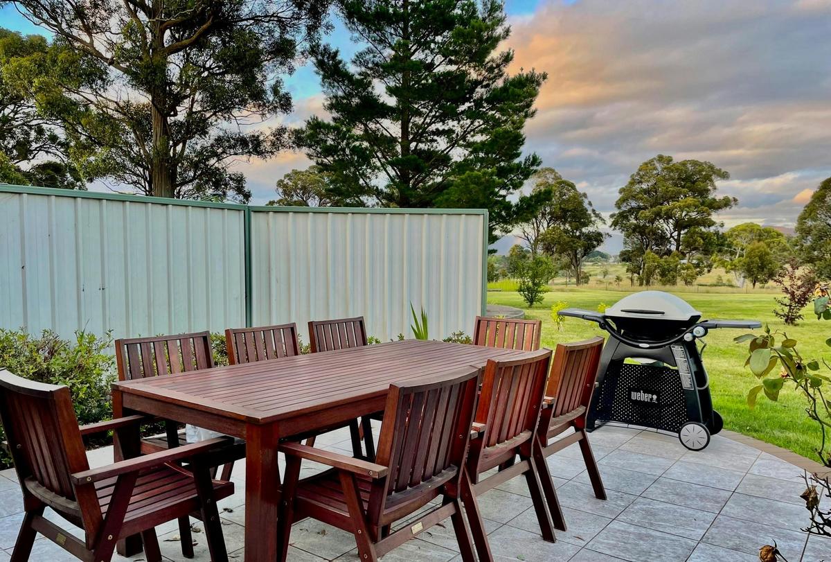 Marigold Cottage Outdoor Dining and BBQ