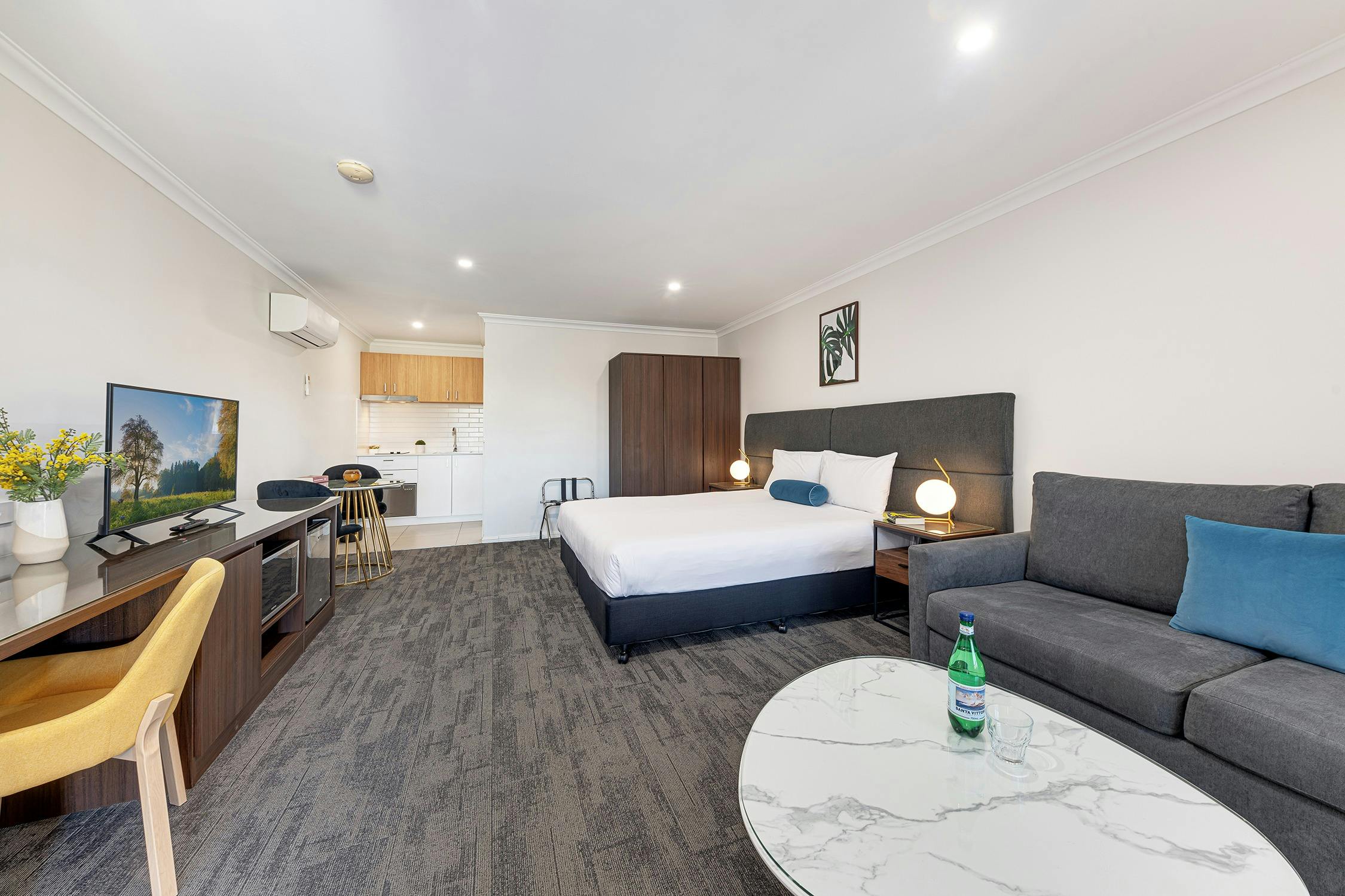 Studio Apartment with Kitchentte