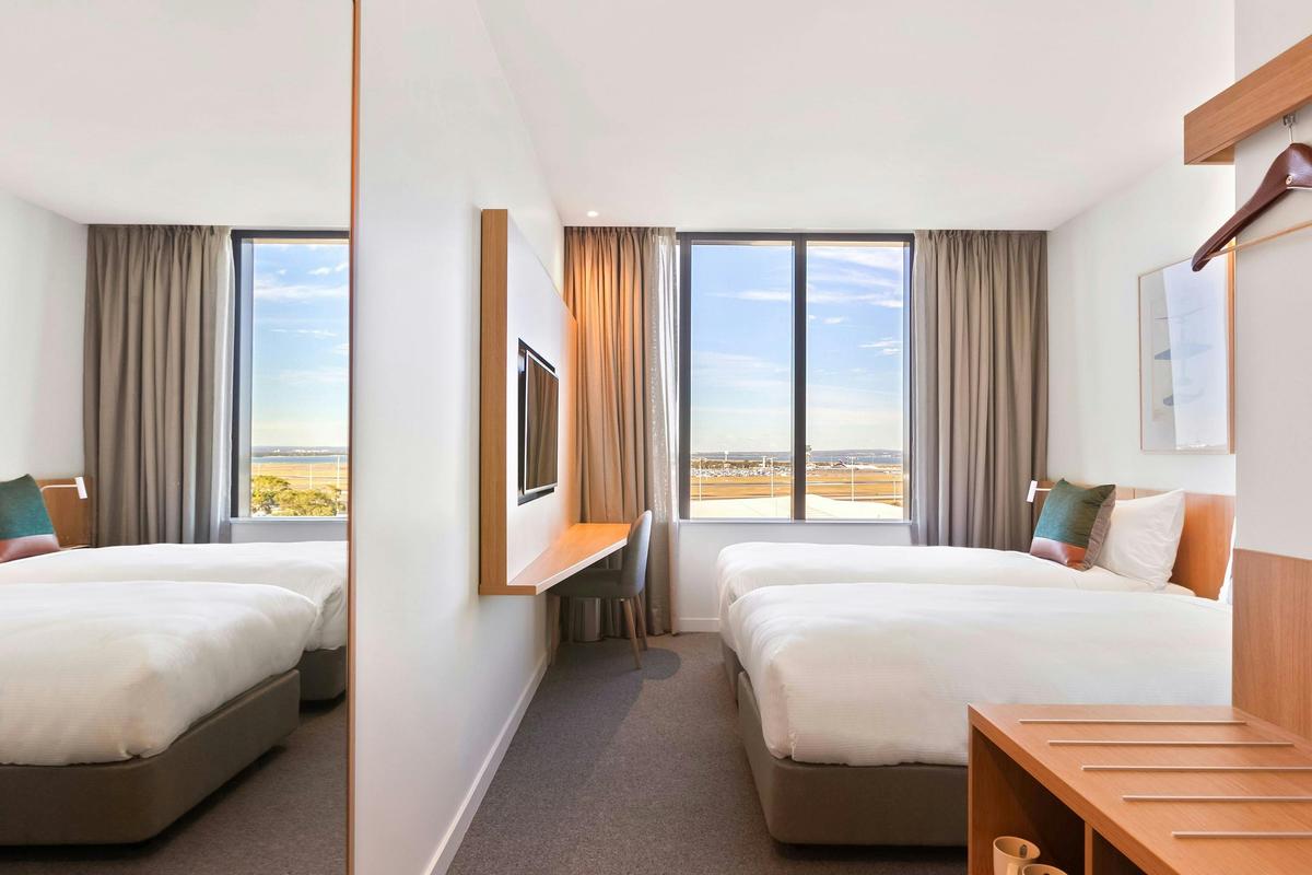 Studio King Airport View Room