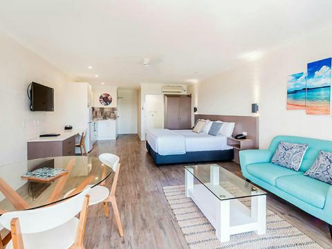 Moby Dick Waterfront Resort Motel