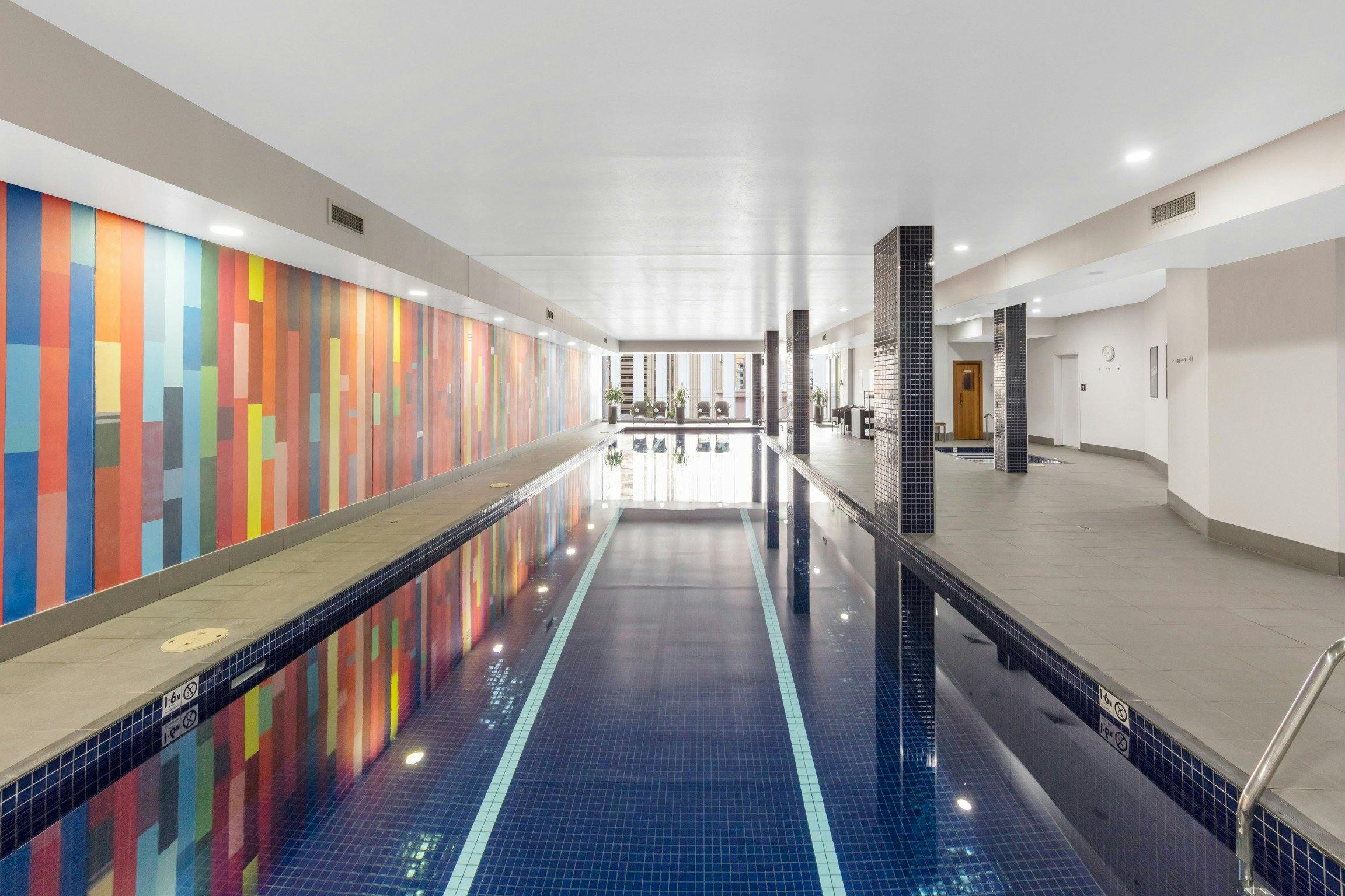 Meriton Suites Campbell Street - Indoor Pool