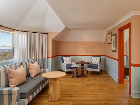 Executive King Valley View Suite