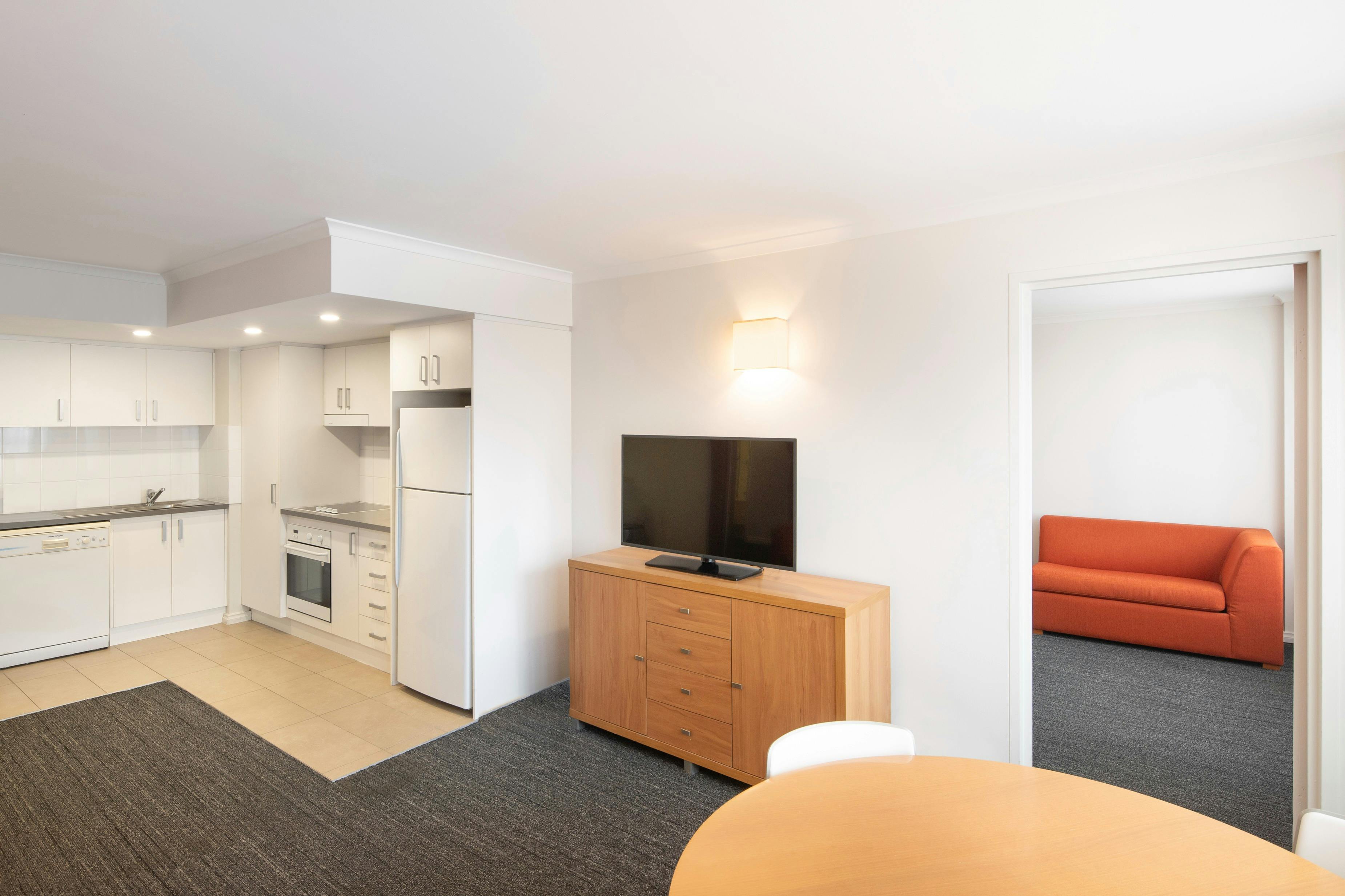 Deluxe Two Bedroom King Suite kitchen