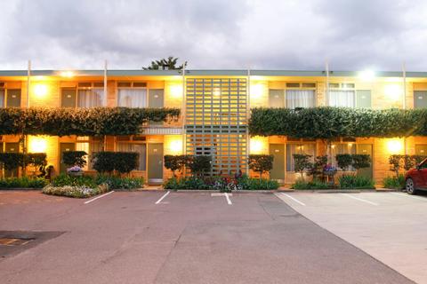 Mid City Motor Inn