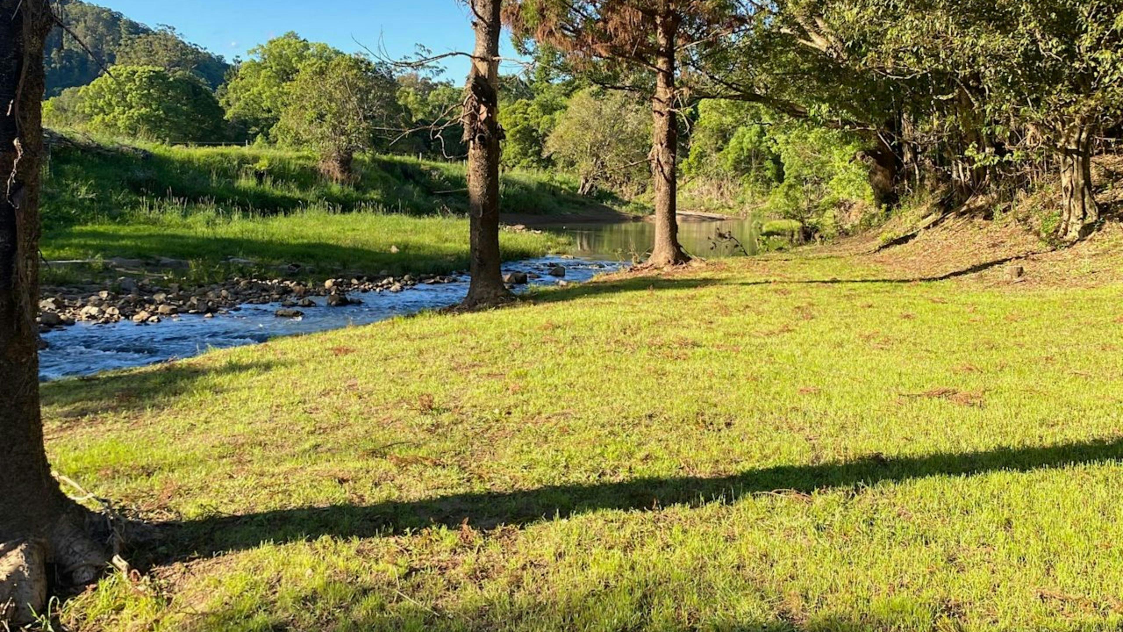 Lumeah By The Creek Near Waterfalls