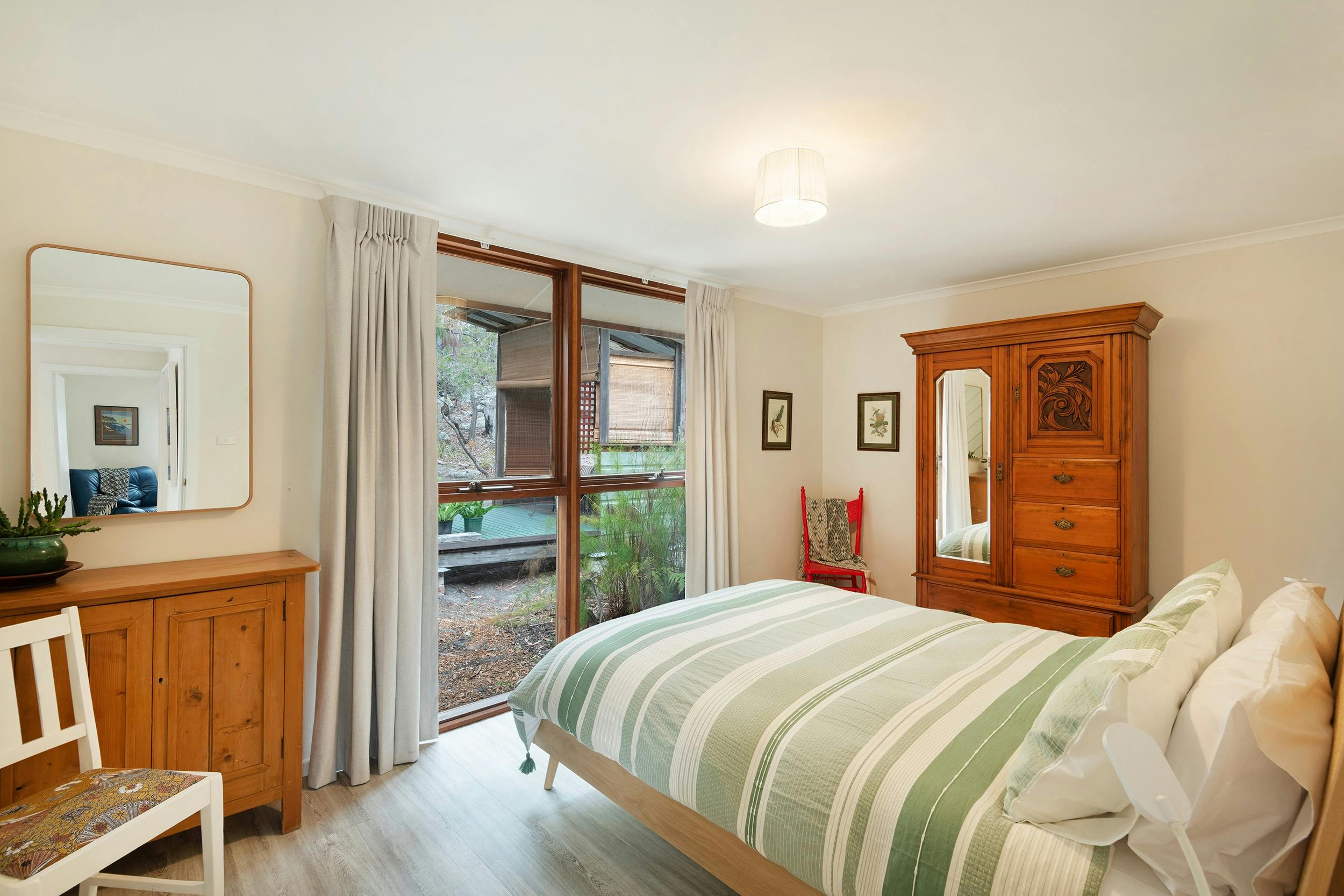 Meribella, Photographer Russell Quinn