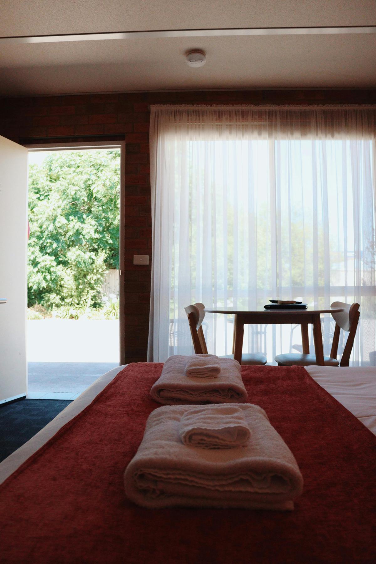 Motel Queen Room
