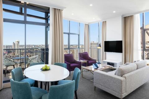 Meriton Suites Pitt Street, Sydney