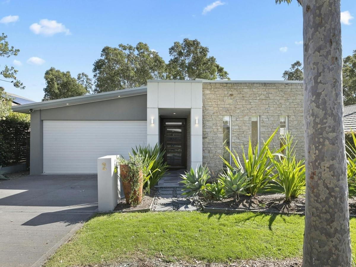 Property Exterior and Entrance