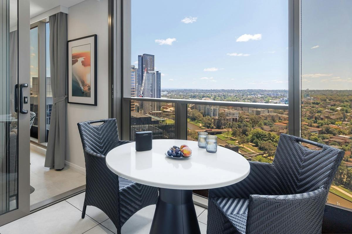 Meriton Suites George Street, Parramattan Suites George Street, Parramatta