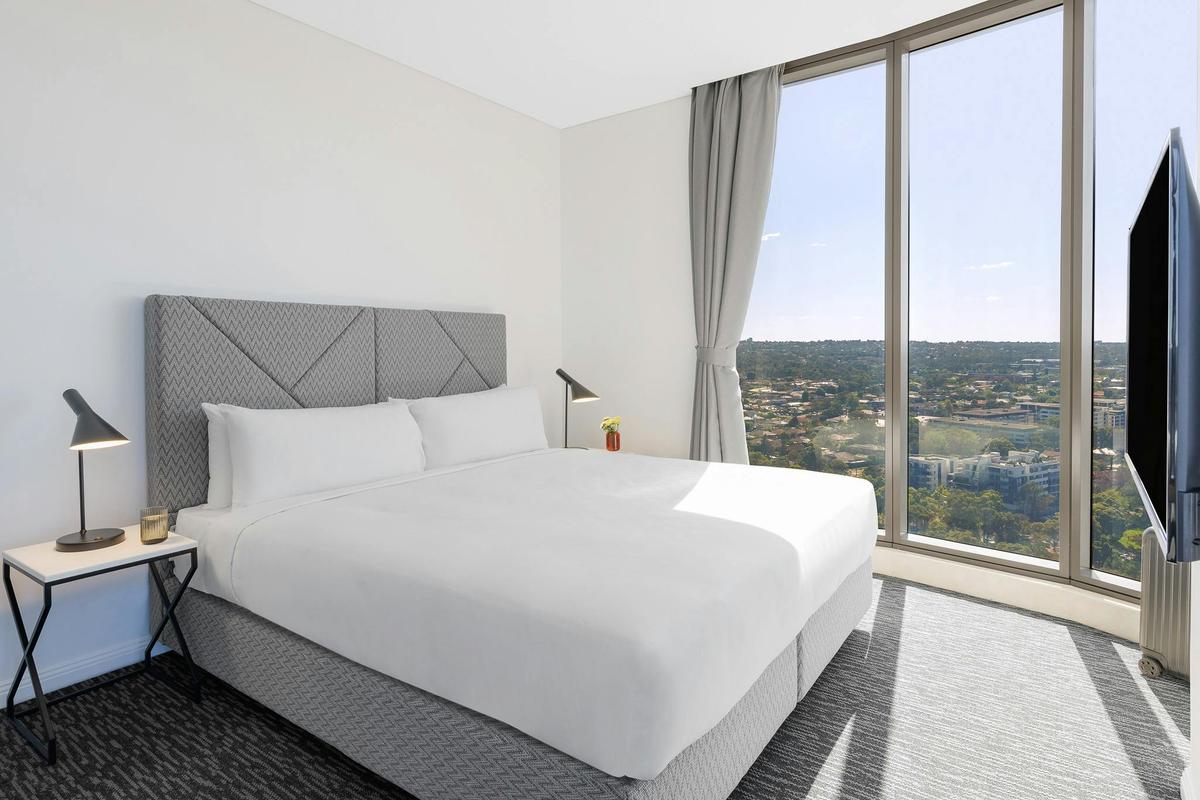 Meriton Suites George Street, Parramatta