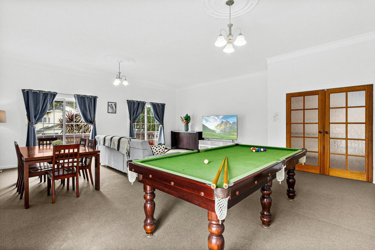 Pool/Lounge room