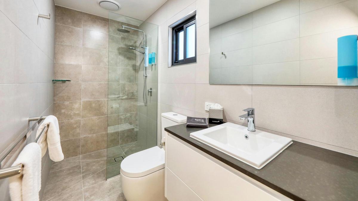 Premium Twin Room Bathroom