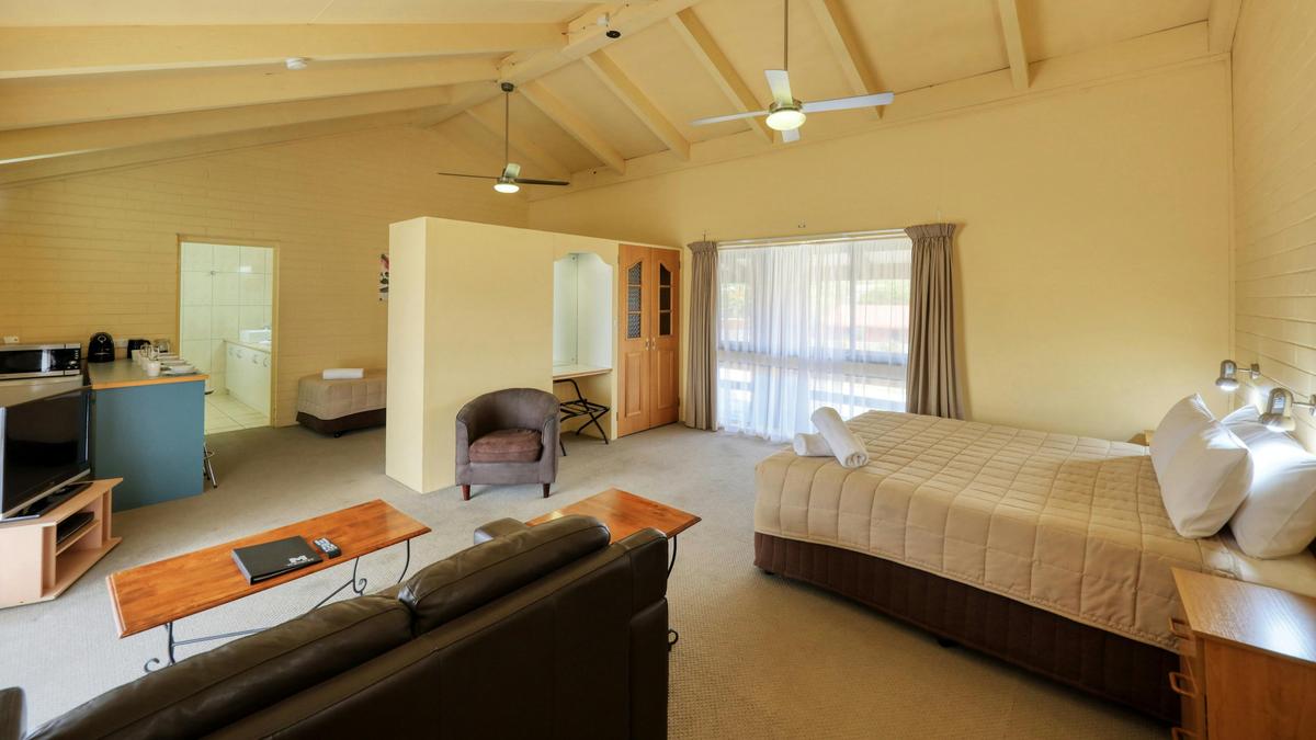 Upstairs King Suite