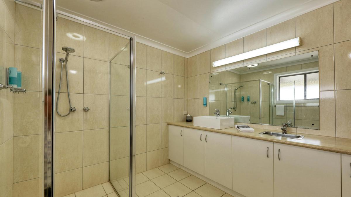 Upstairs King Suite Bathroom