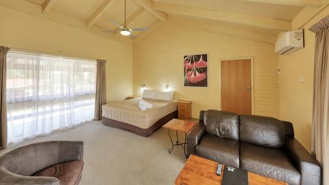Upstairs King Suite
