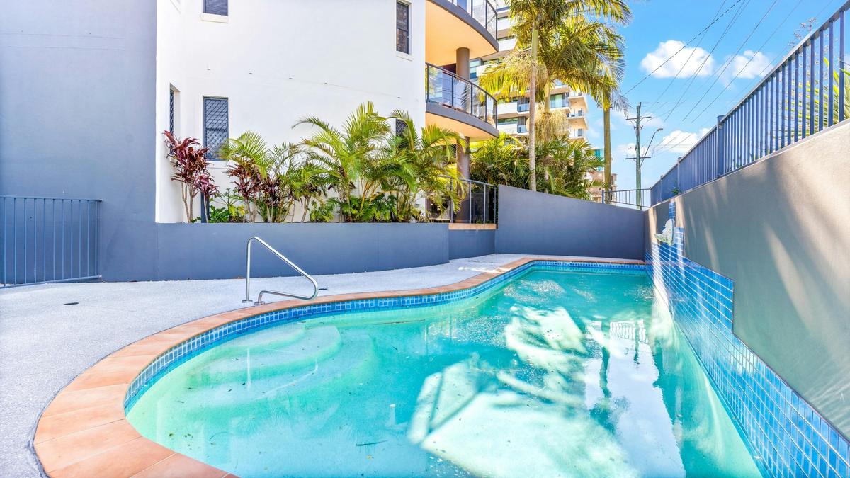 Pool in complex
