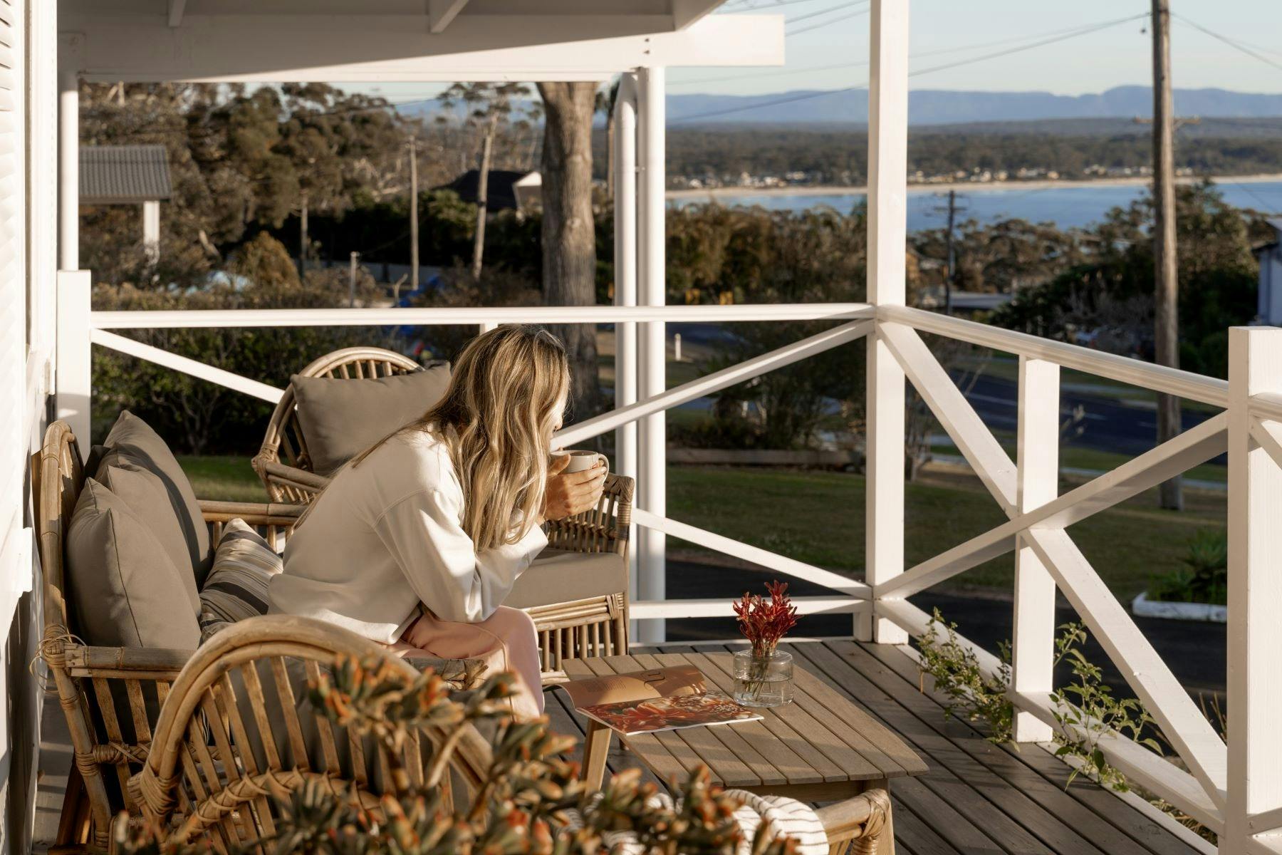 Minerva - Sip morning coffee and enjoy a  sundowner as the sun sets over the waters of Jervis Bay.