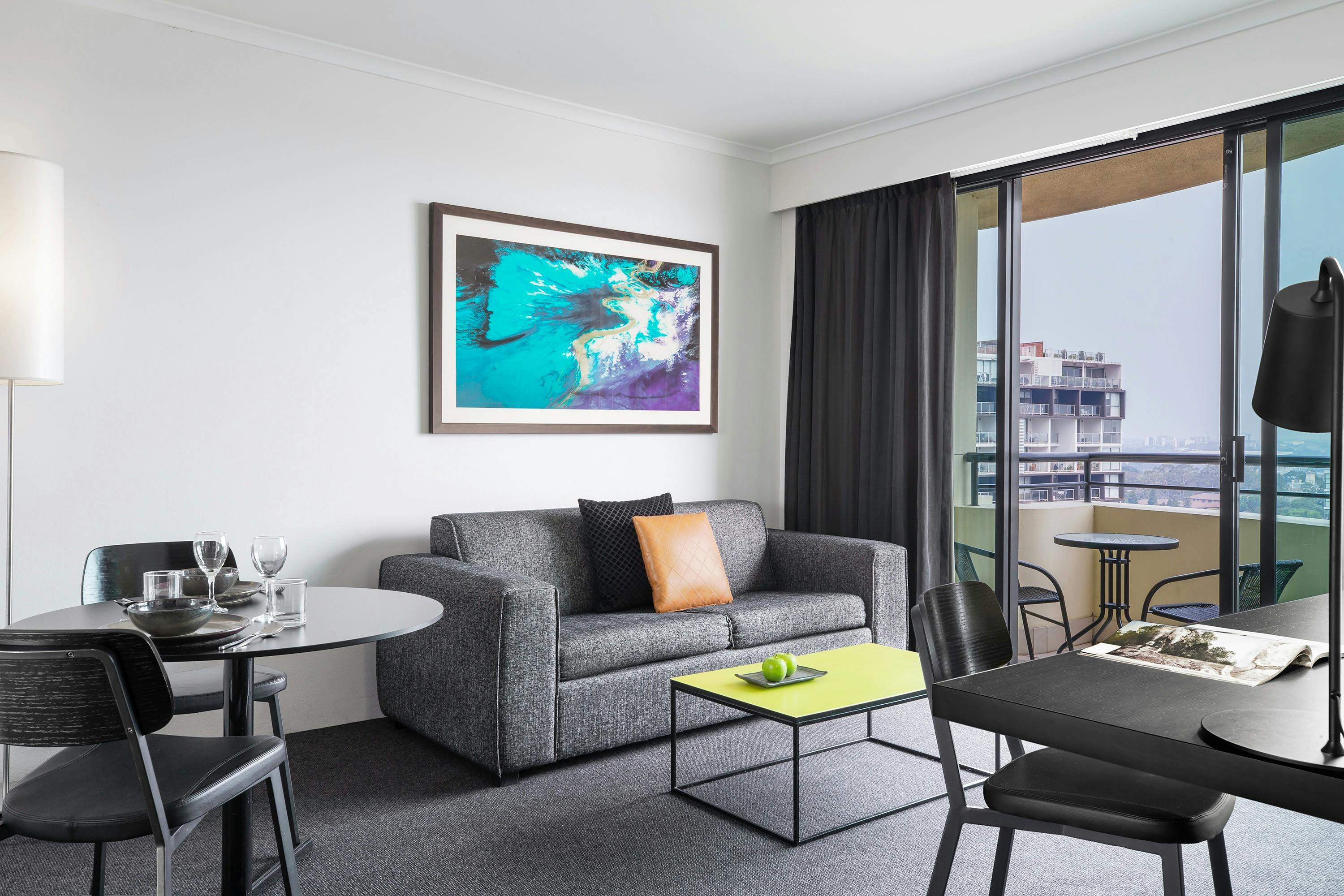 Mantra Parramatta - 1 Bedroom Apartment