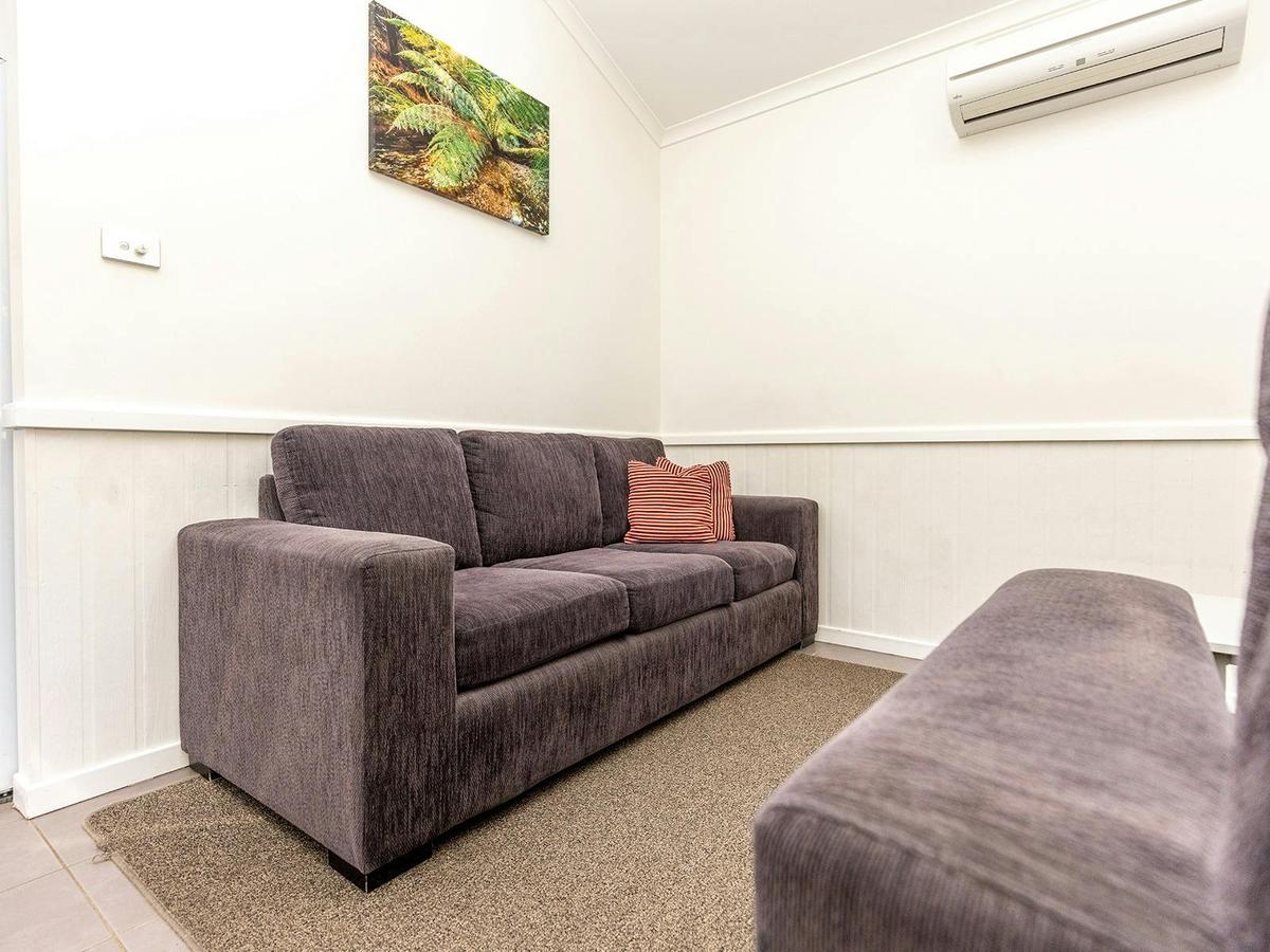 2 bedroom cabin - lounge