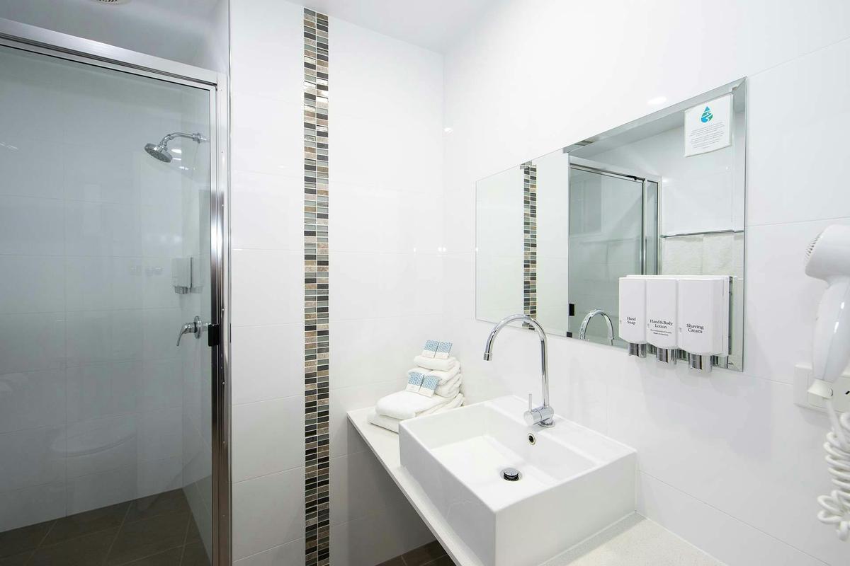 2 Bed Family Bathroom