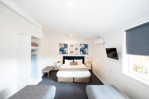Self-catering Bed