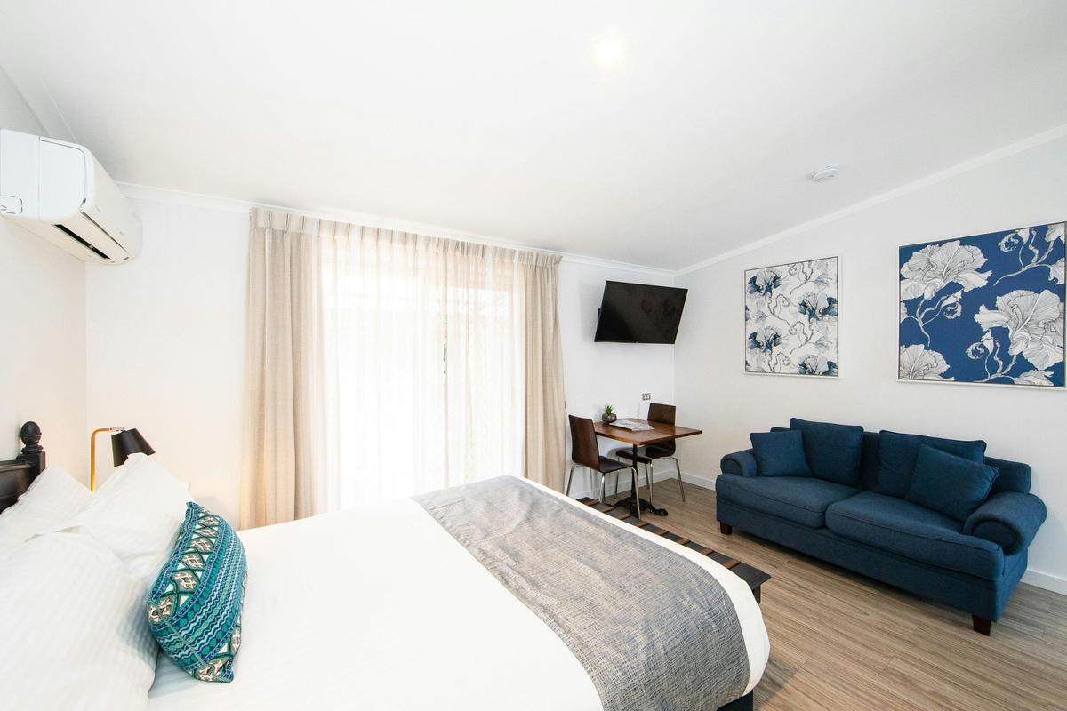Executive Queen Suite