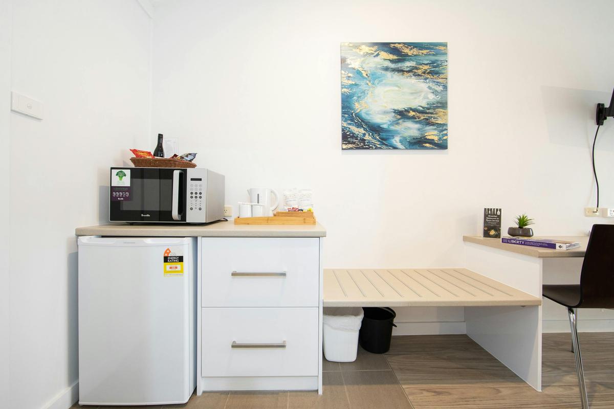 Queen minibar and Coffee