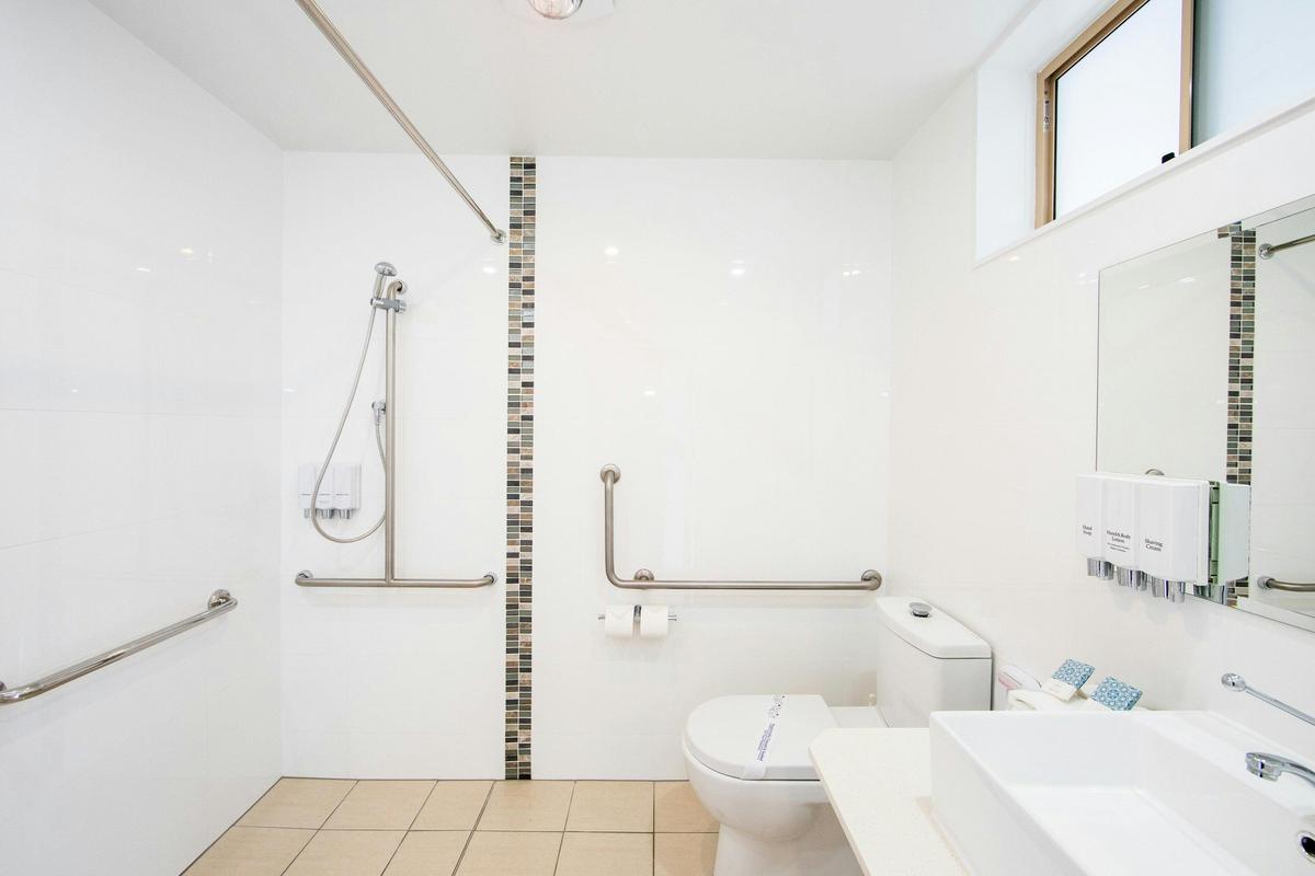 Disability Bathroom Deluxe King Room