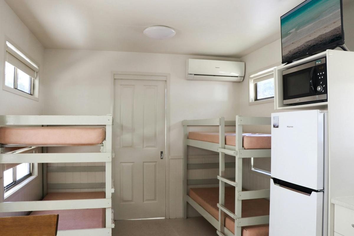 MW Cabin ( Sleeps 6)