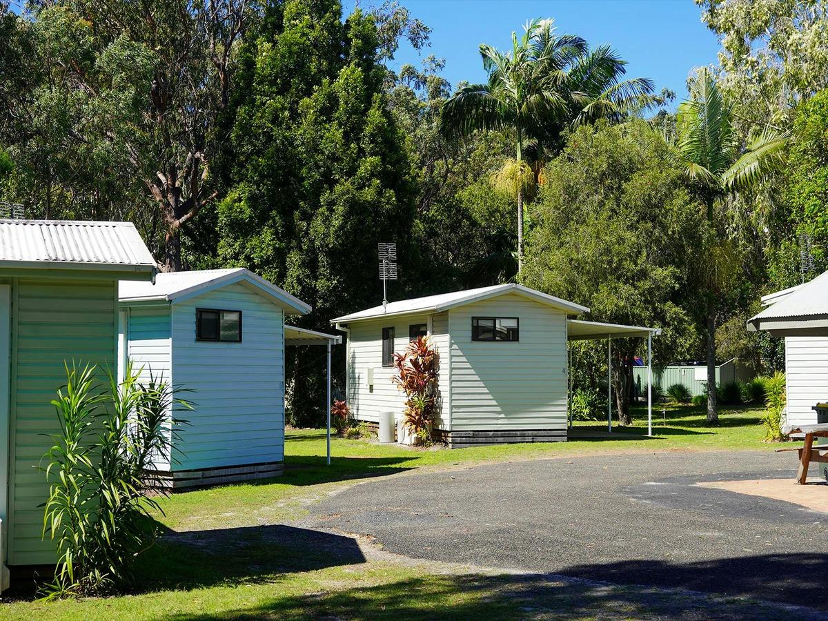 Minnie Water Holiday Park Cabin Exterior