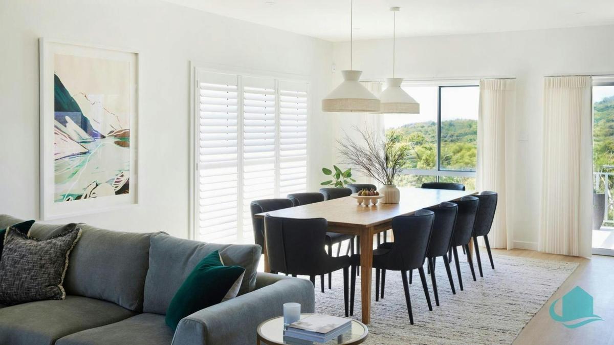 Dining table for 10 guest