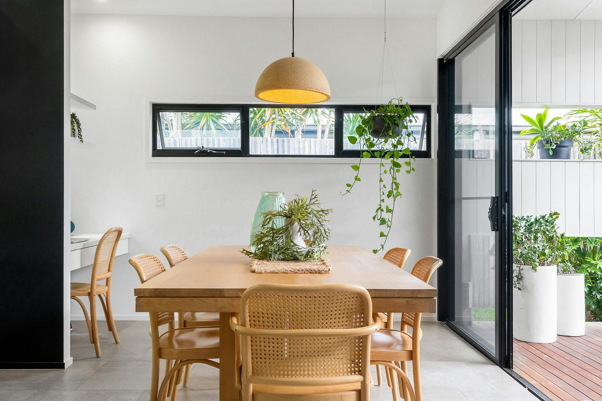 Melaleuca - Byron Bay - Dining Table and Study Nook