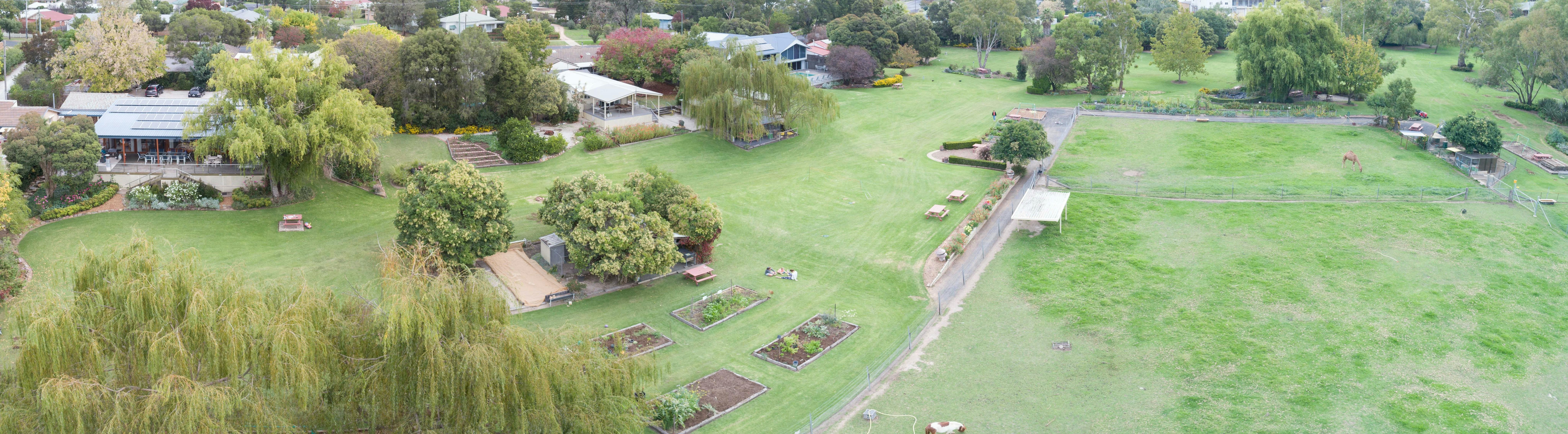 Mudgee's Getaway Cottages Grounds